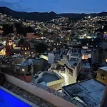 Casa Del Alba - A Magical And Private Downtown Oasis!