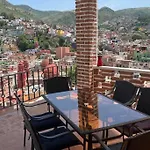 Casa Del Alba - A Magical And Private Downtown Oasis!